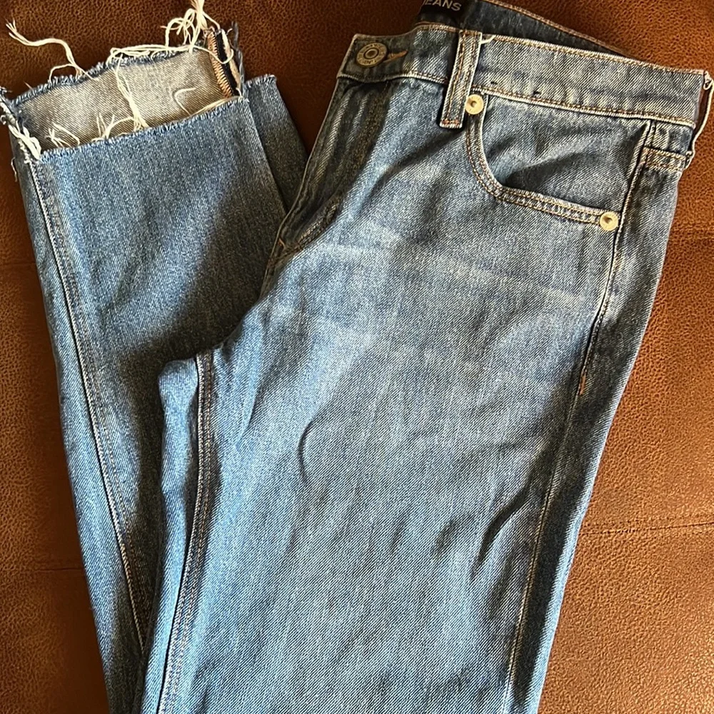 Express Girlfriend Step-Up Jeans - Picture 10 of 16